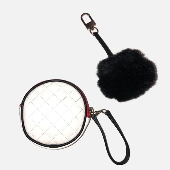 Guess Quilted Round Wristlet White Faux Fur Ball Key Fob Ring 4” Red - Picture 1 of 6